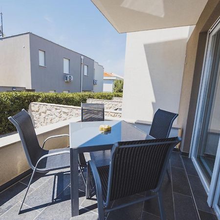 Apartments Lemon Новалья Экстерьер фото