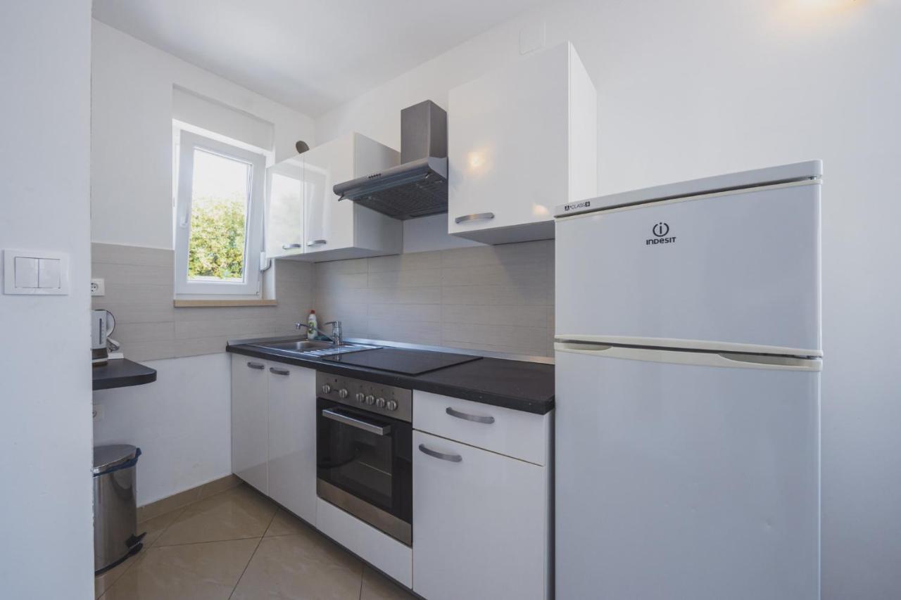 Apartments Lemon Новалья Экстерьер фото