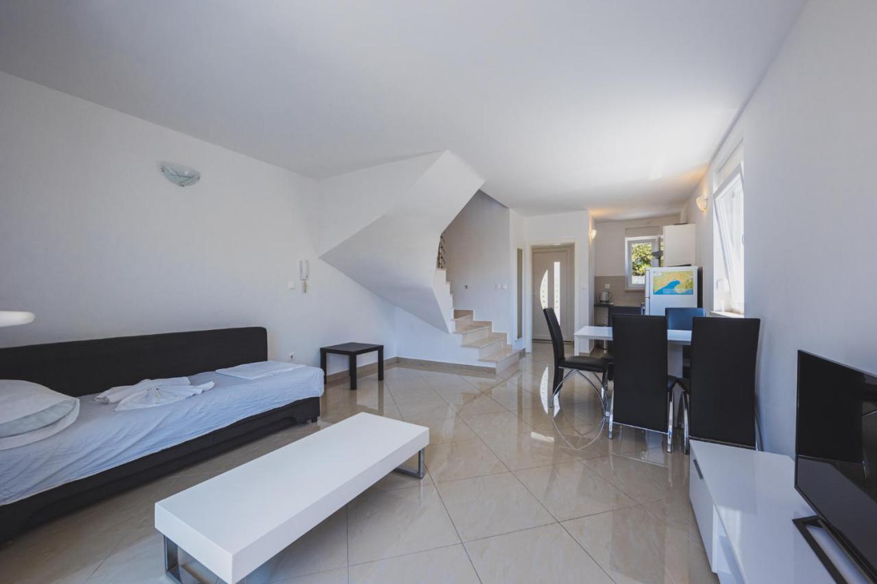 Apartments Lemon Новалья Экстерьер фото