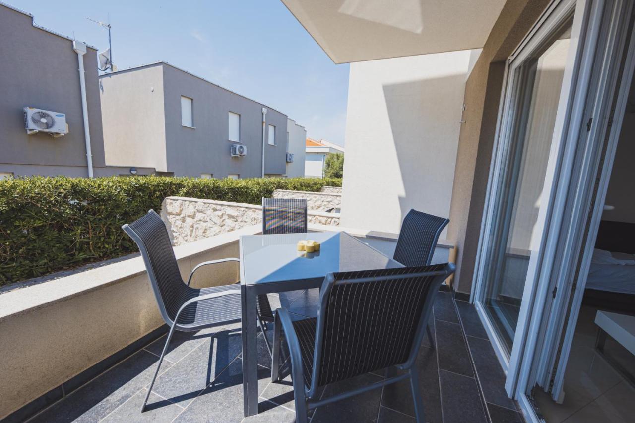 Apartments Lemon Новалья Экстерьер фото